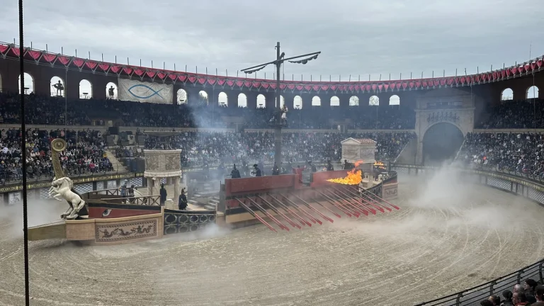 Arène du stadium gallo-romain pendant un spectacle