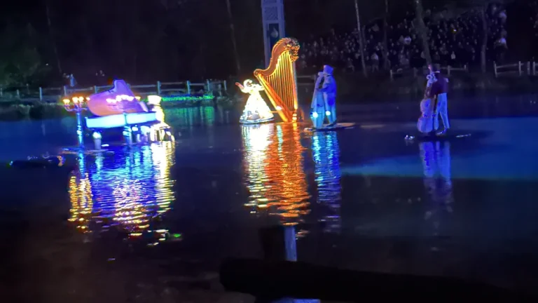 Reflets et lumières du spectacle Les Noces de Feu